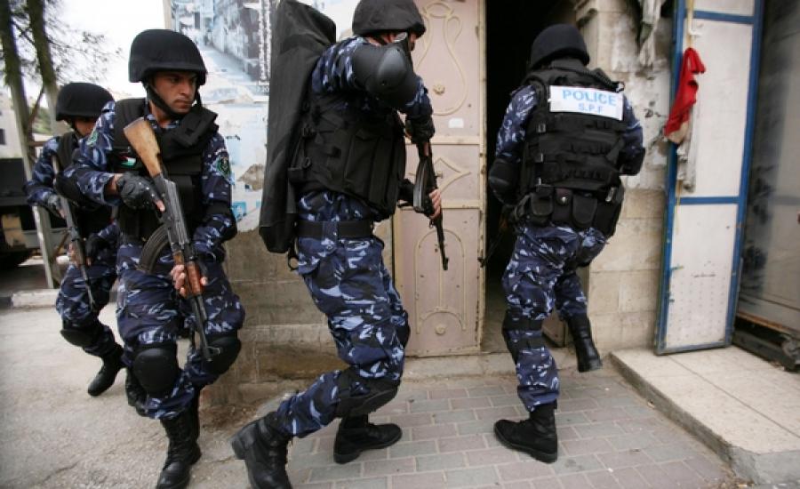 الشرطة الفلسطينية تفتح تحقيقا في شجار الخليل 