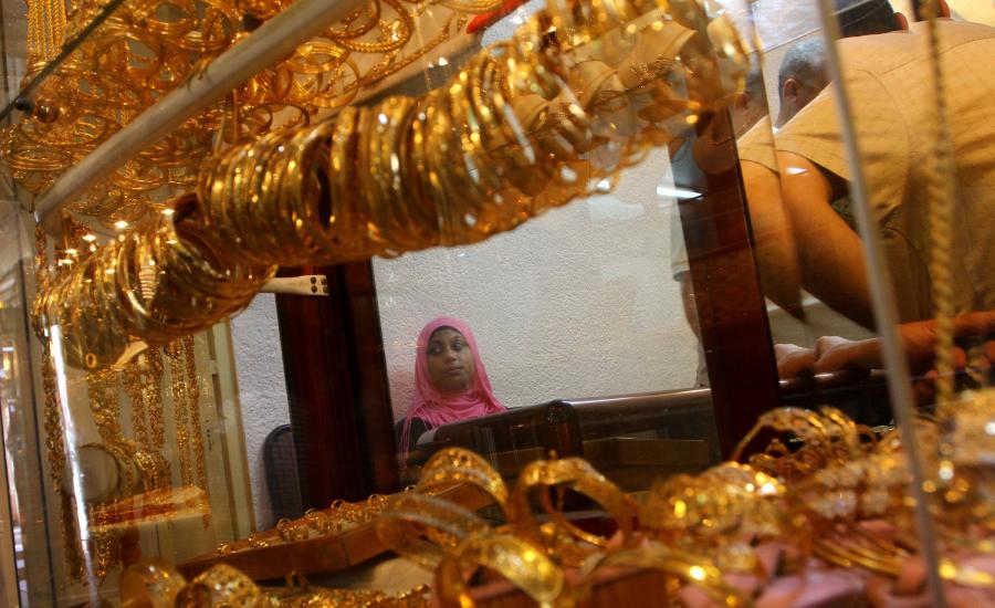 بيع الذهب في السوق الفلسطيني 