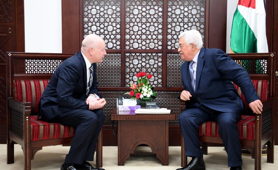 عباس ومبعوث ترامب للسلام 