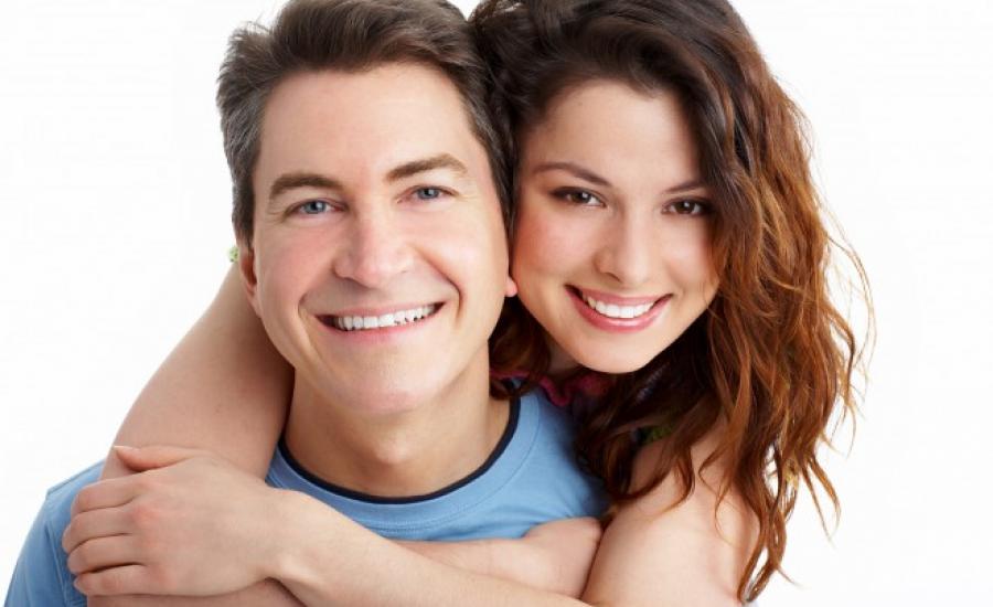Man-and-Woman-Smiling