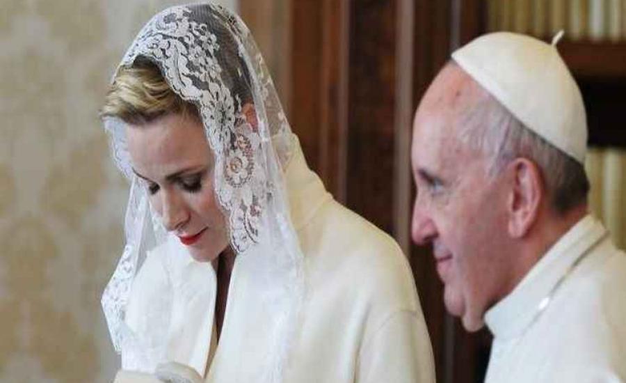 فقط 7 نساء حول العالم يحق لهن ارتداء الأبيض أمام البابا.. من هن؟