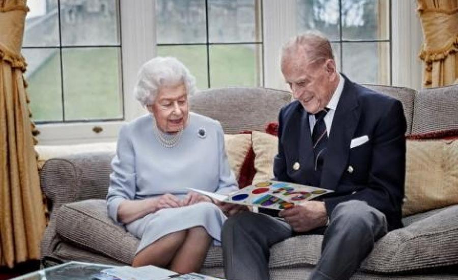 2020-11-19T220129Z_246264526_RC2M6K99FVNY_RTRMADP_3_BRITAIN-ROYALS-ANNIVERSARY.jpg