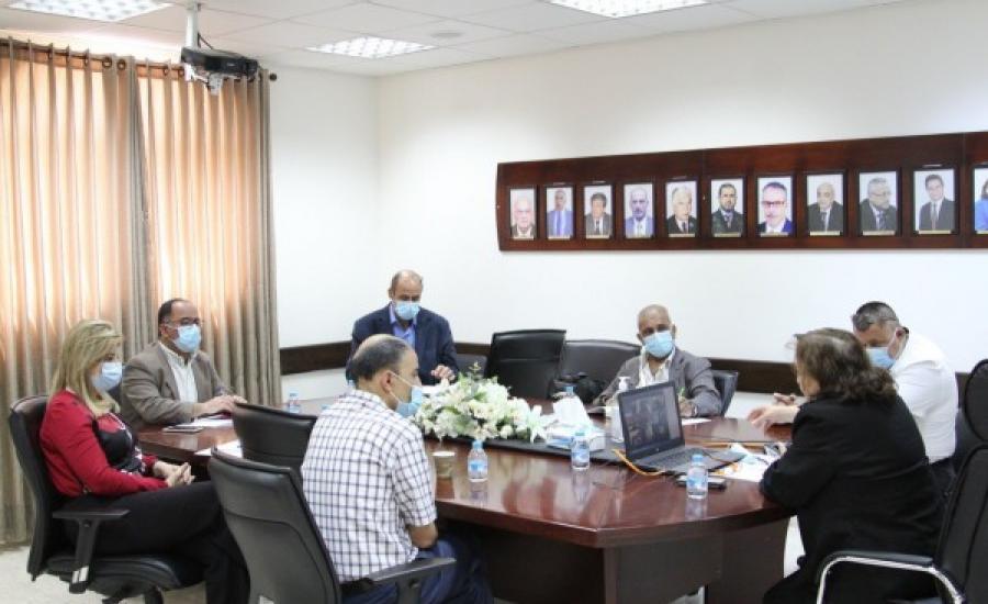 لجنة الوبائيات.jpg