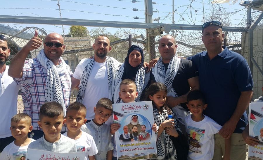 الافراج عن ثلاثة اشقاء بعد اعتقال دام خمس سنوات