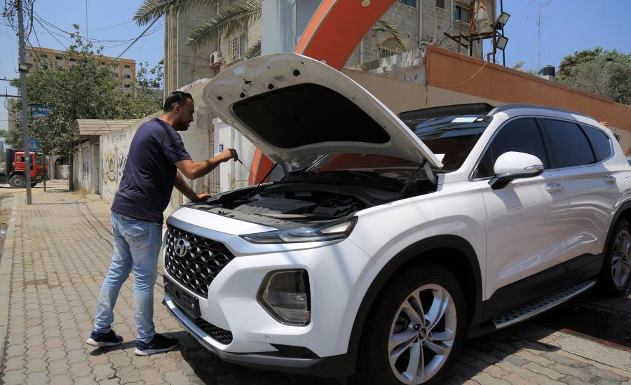 الاحتلال يحتجز مركبات في قطاع غزة