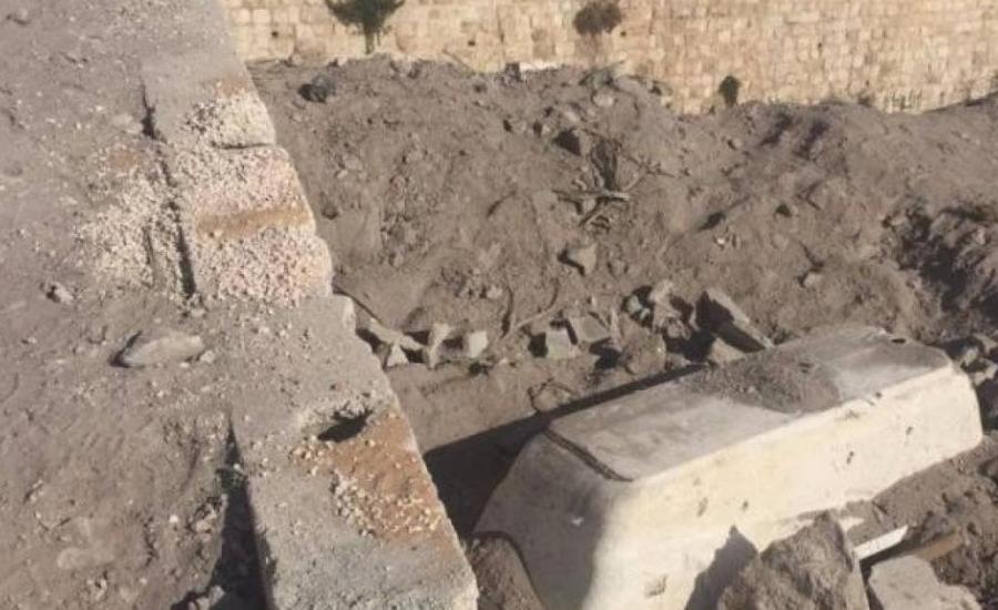 الاحتلال بنبش قبر طفلة في الخليل