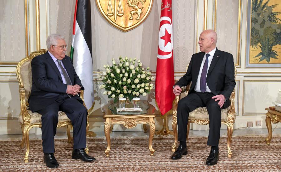 الرئيس عباس وتونس