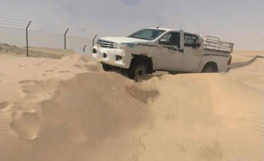 وفاة اب وابنه بعد ان علقا في رمال الصحراء في السعودية