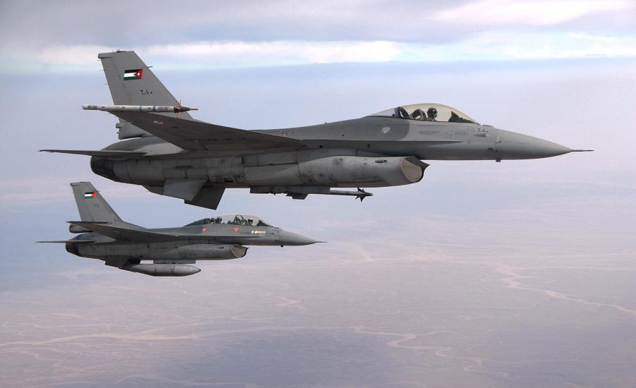 Two_F-16_of_the_Royal_Jordanian_Air_Force.jpg